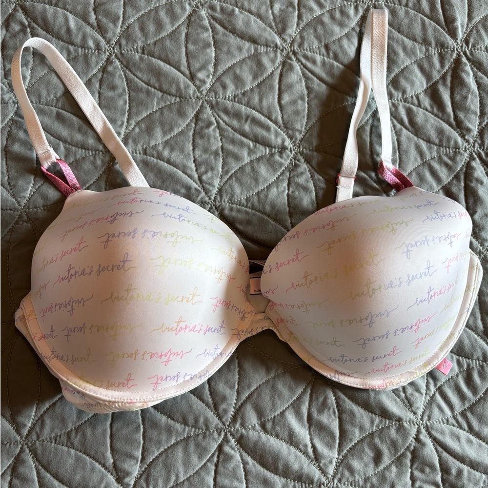 Victoria’s Secret Multicolor Printed Bra